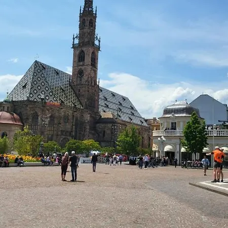 2-room Mountain View, Wifi Netflix Ac Lift Apartment Bolzano